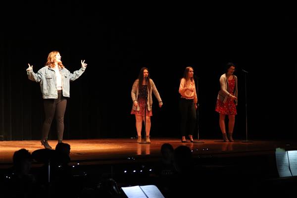 Samantha with back up singers