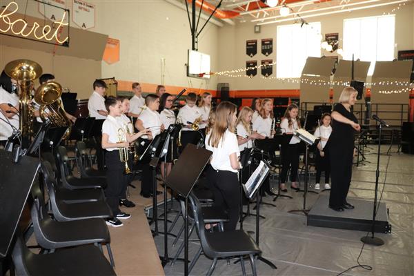 6th Grade Band finishes
