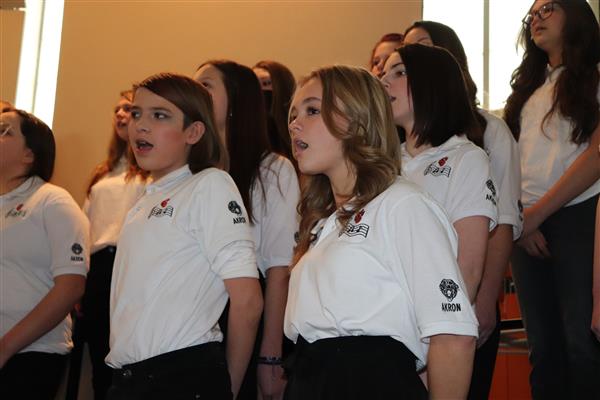 Chorus members