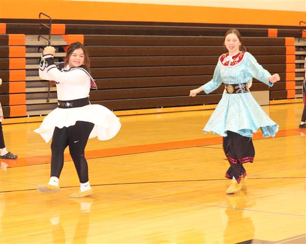Kitana & Teagan dancing