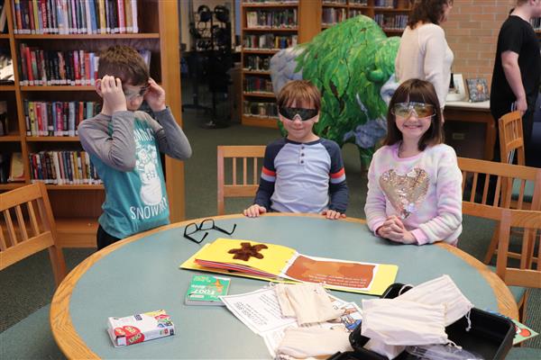 Glasses that simulate vision problems