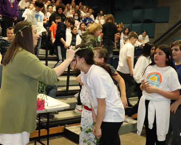 Winners crowned with head wreaths