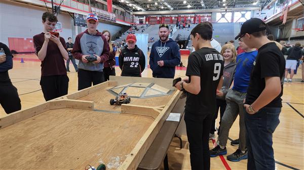 Akron MS Team competing