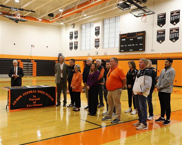 Coaches for Wendy