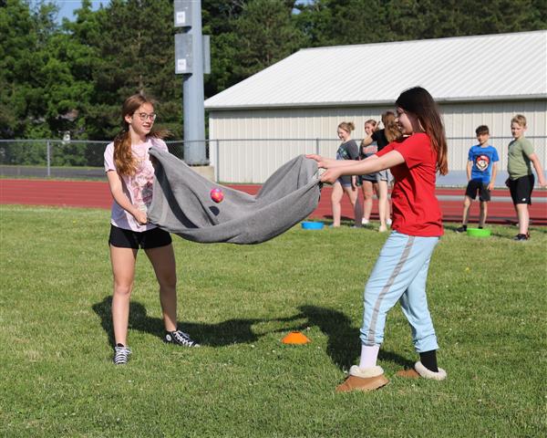 Towel catch relay