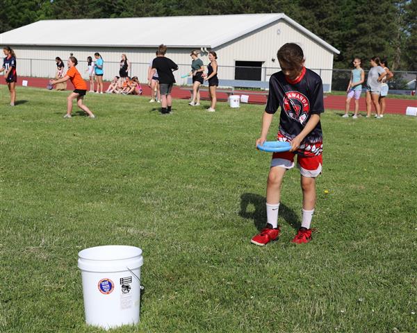frisbee relay